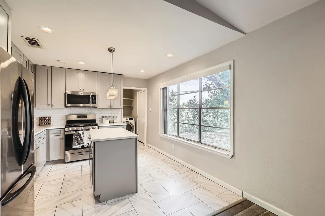Photo of 906 Hermitage DR