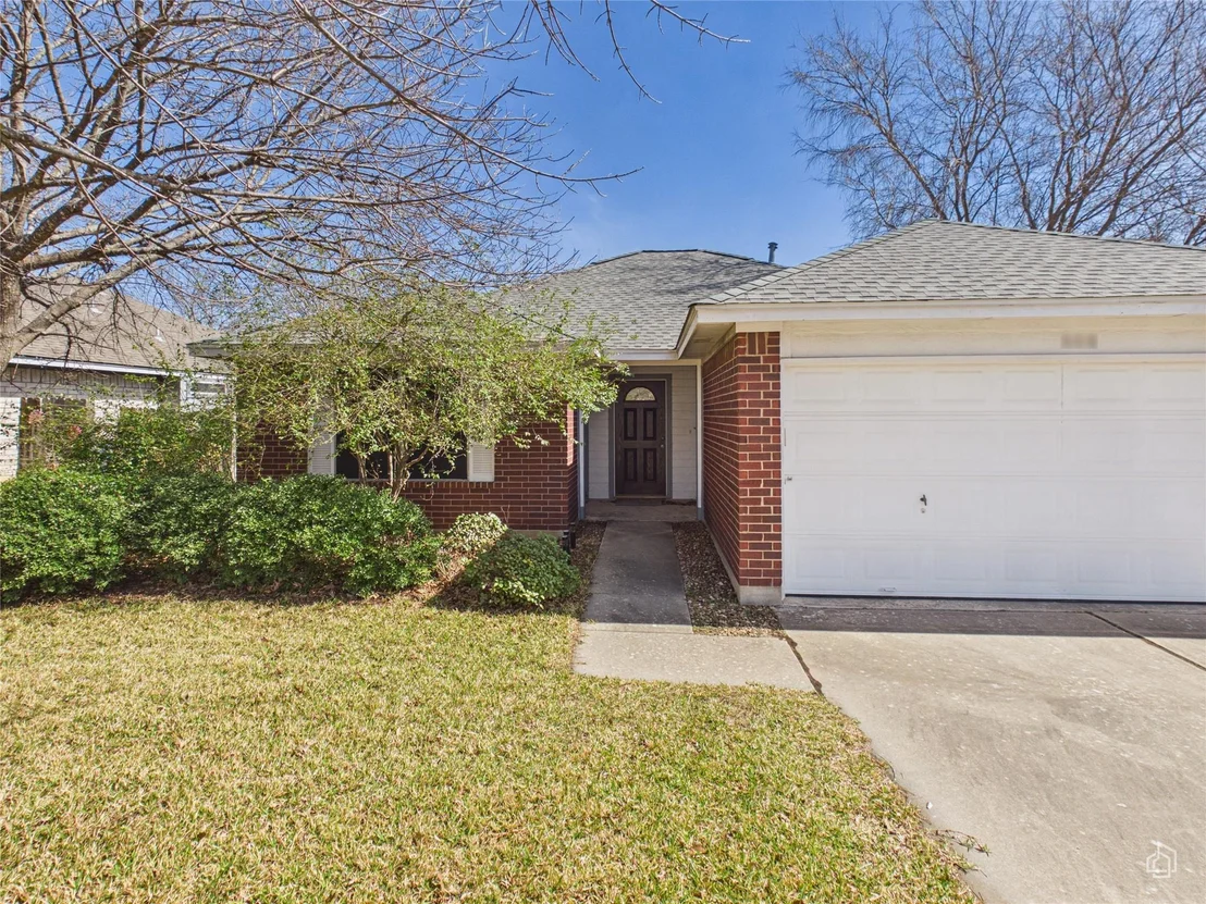 Photo of 600 Clearcreek DR