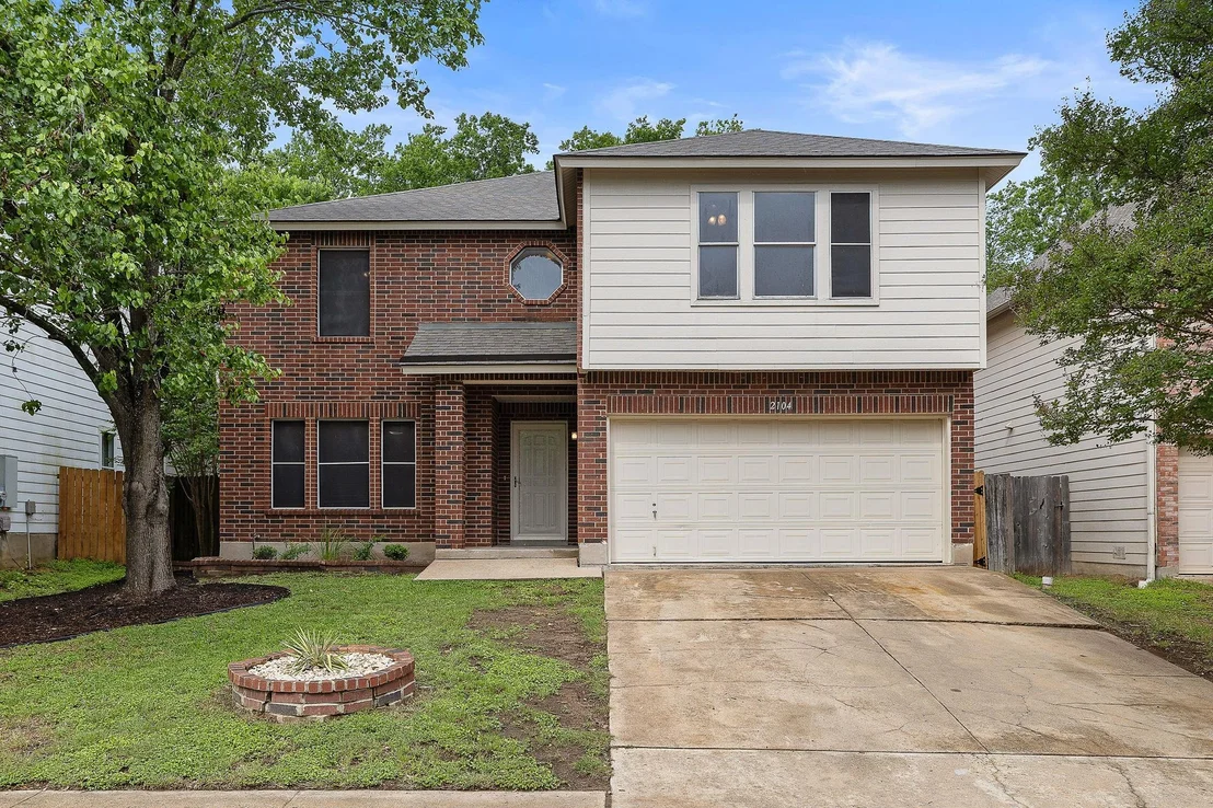 Photo of 2104 Deer Creek TRL