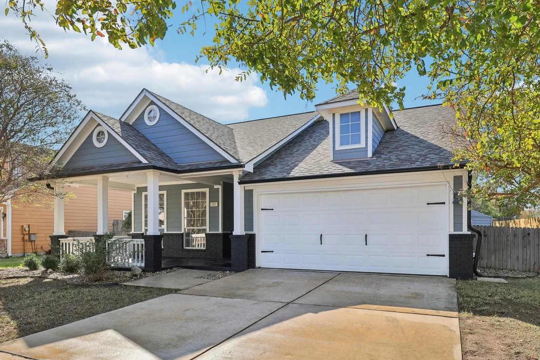 Photo of 127 Hickory LN