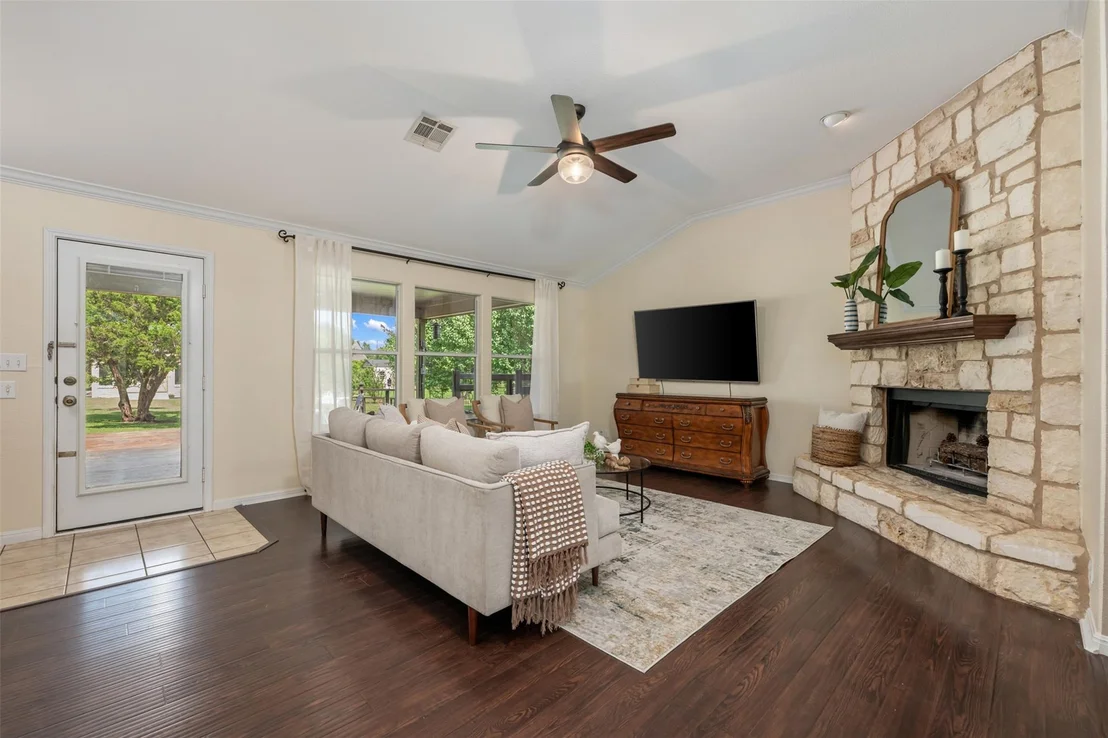 Photo of 212 Bronco BLVD