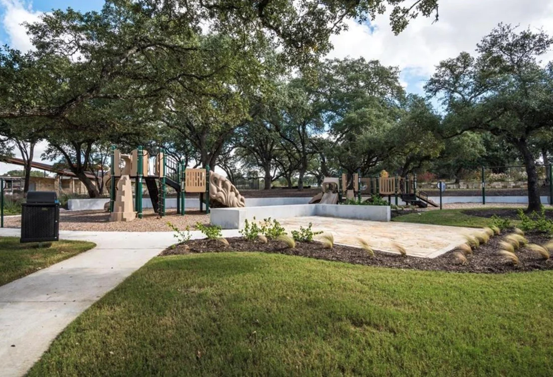Photo of 716 Allende BND