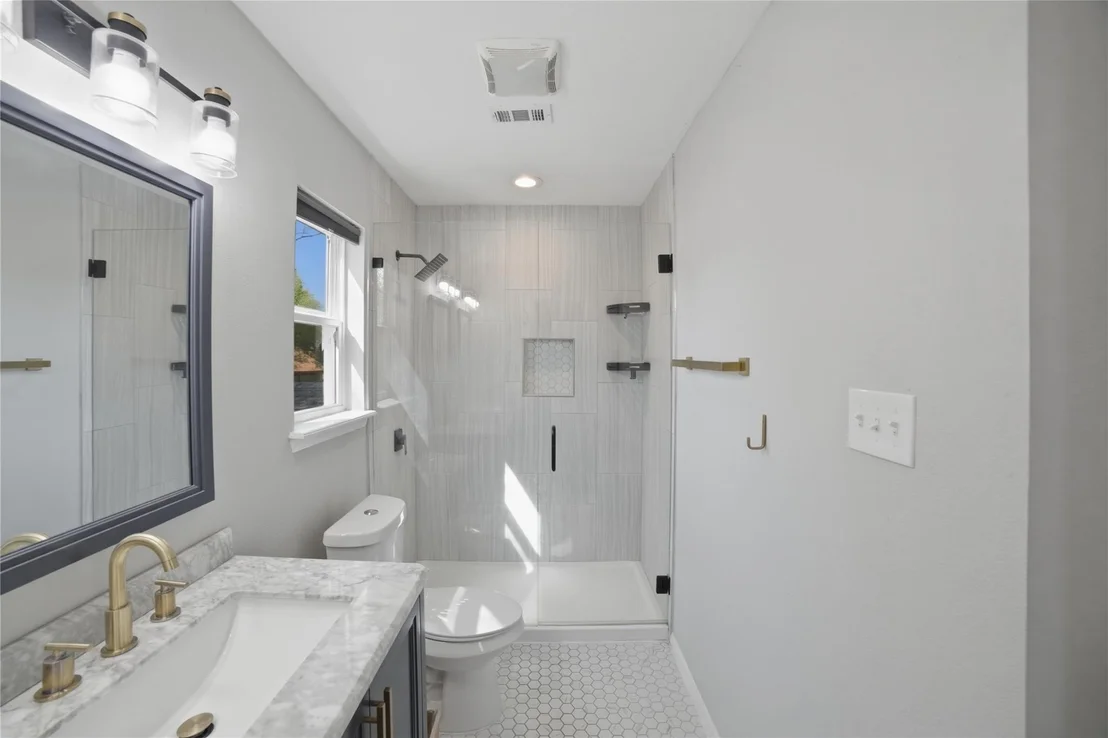 Photo of 1315 Quail Park DR