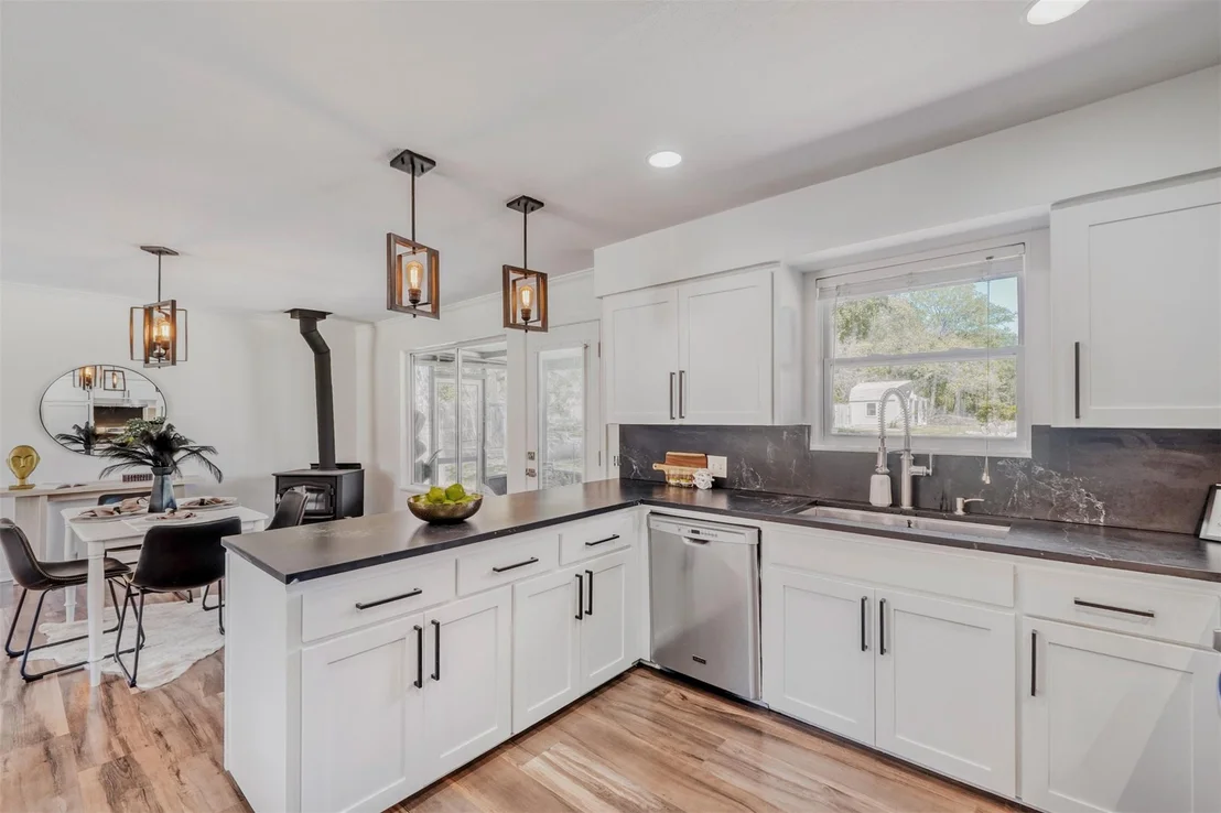 Photo of 5601 Oak BLVD