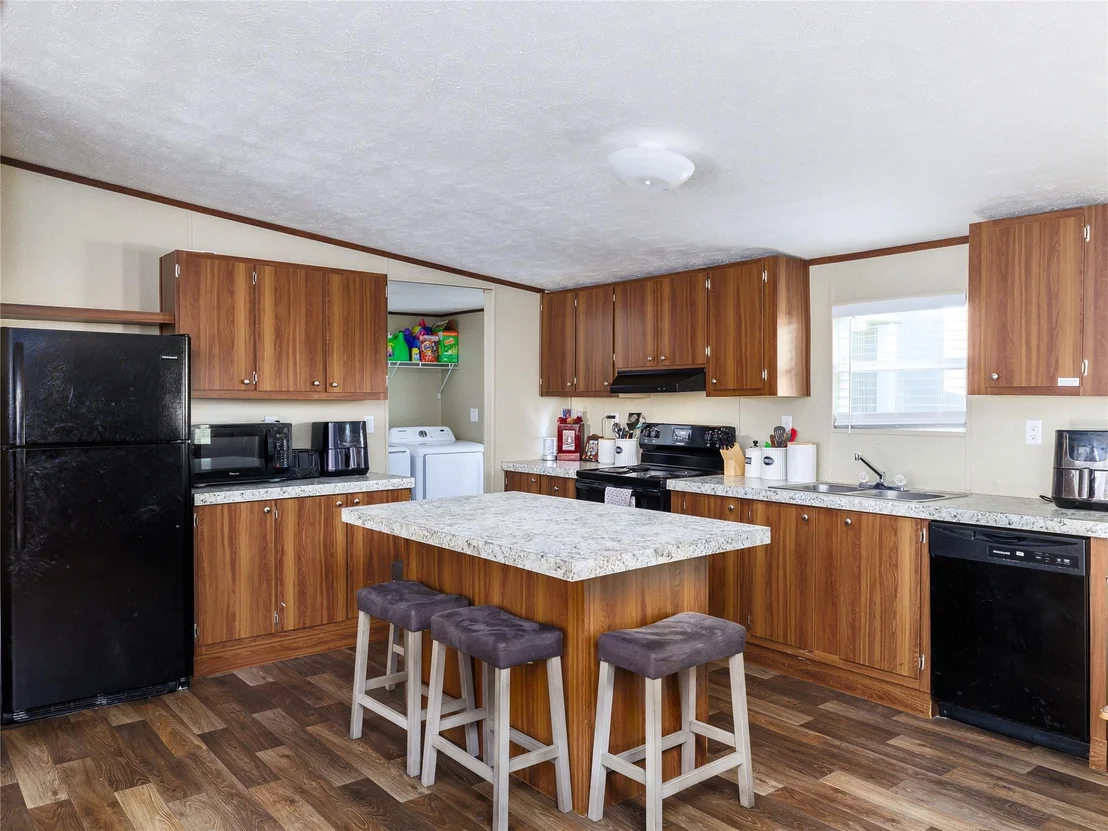 Photo of 2877 County Road 463 RD