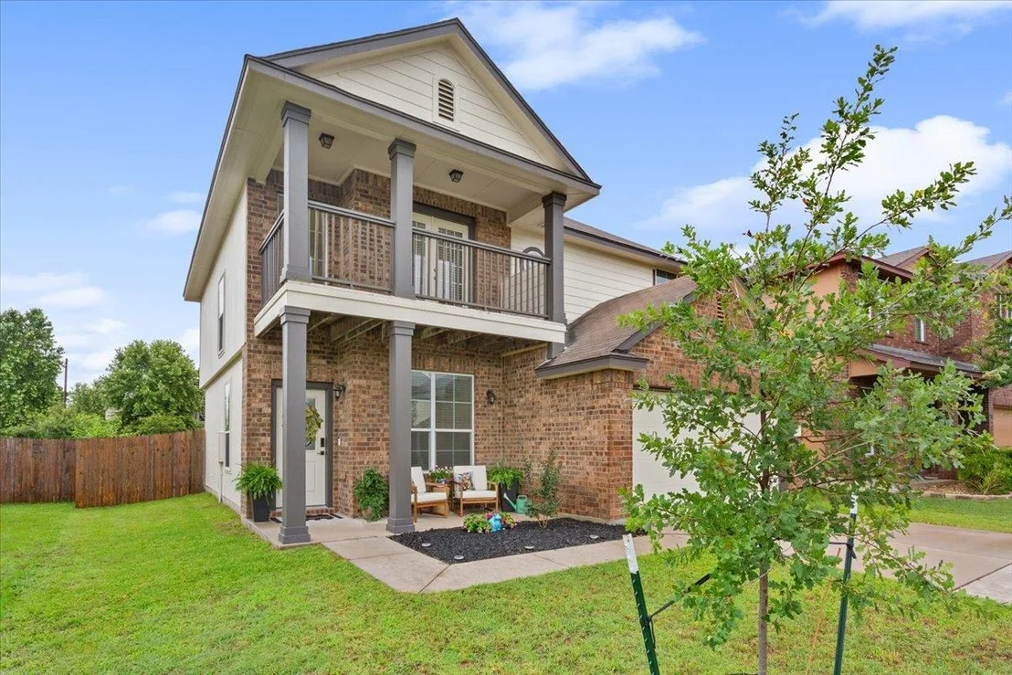 Photo of 240 Foster LN