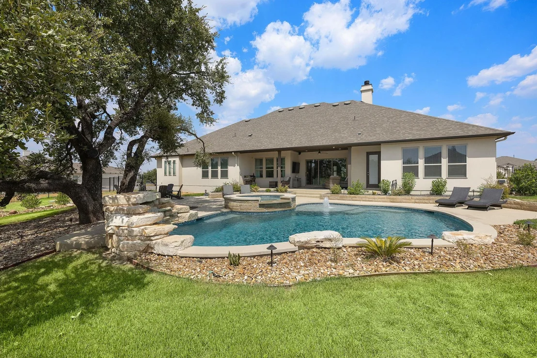 Photo of 109 Houston LOOP