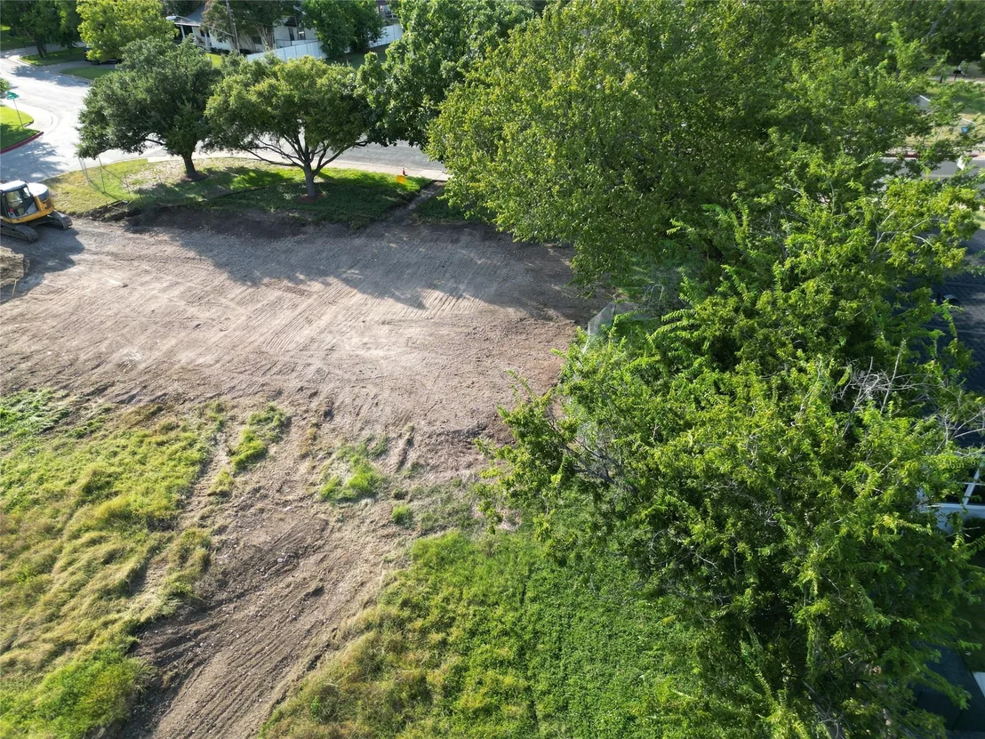 Photo of 4801 Fairview DR