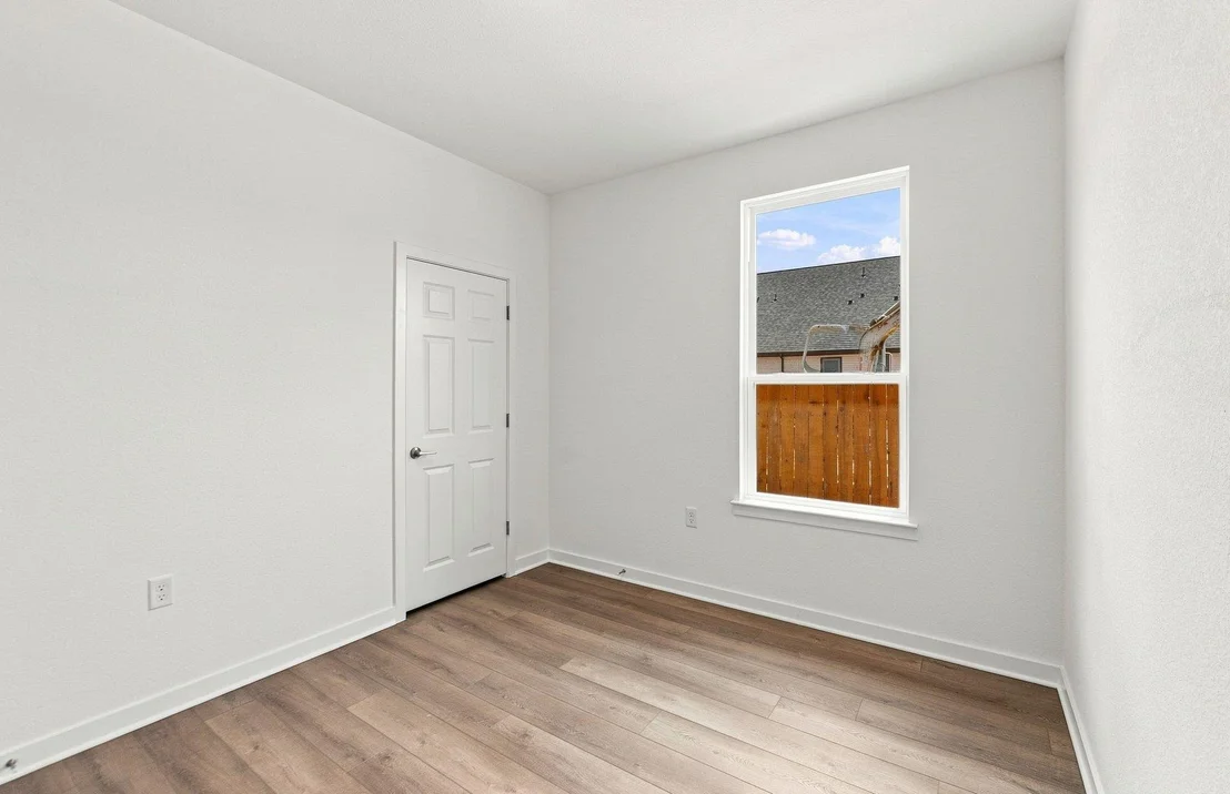 Photo of 129 Adlai Ave
