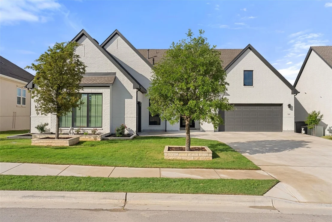 Photo of 544 Castillo BND