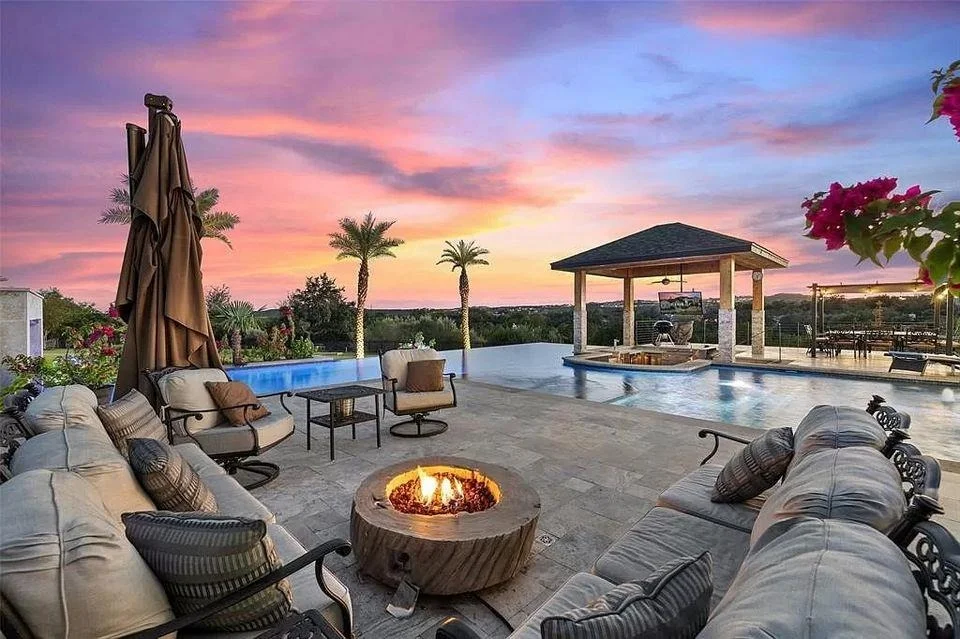 Photo of 1300 Sparrow LN