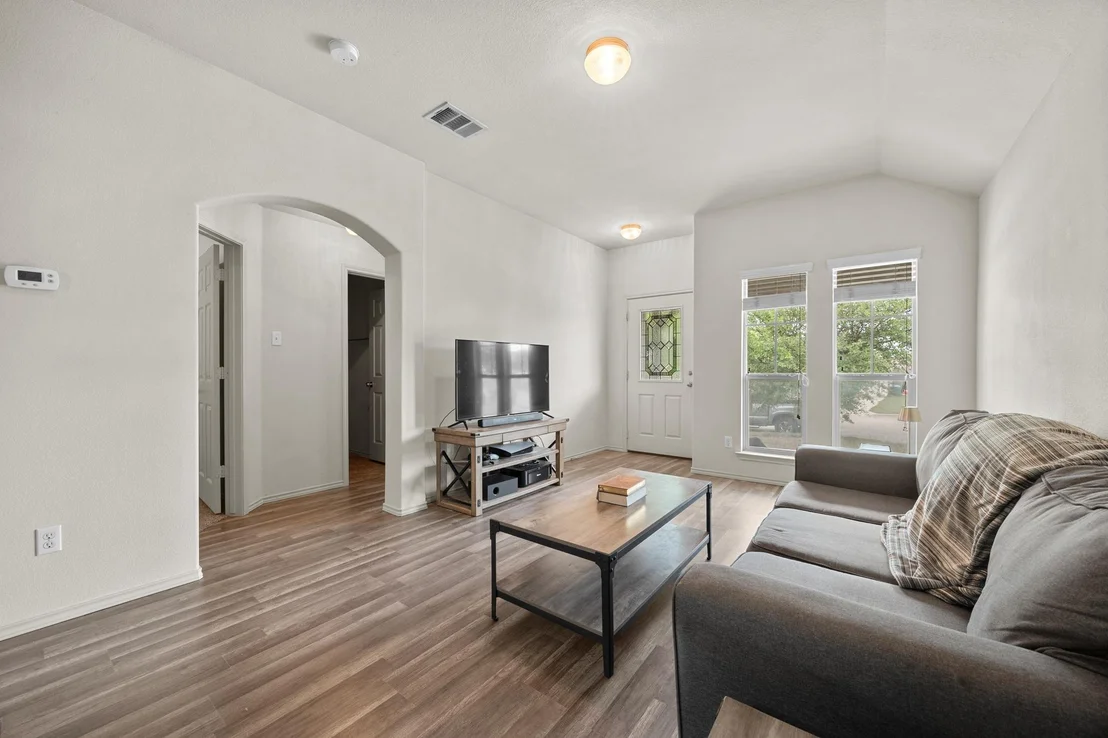 Photo of 621 Amber LN