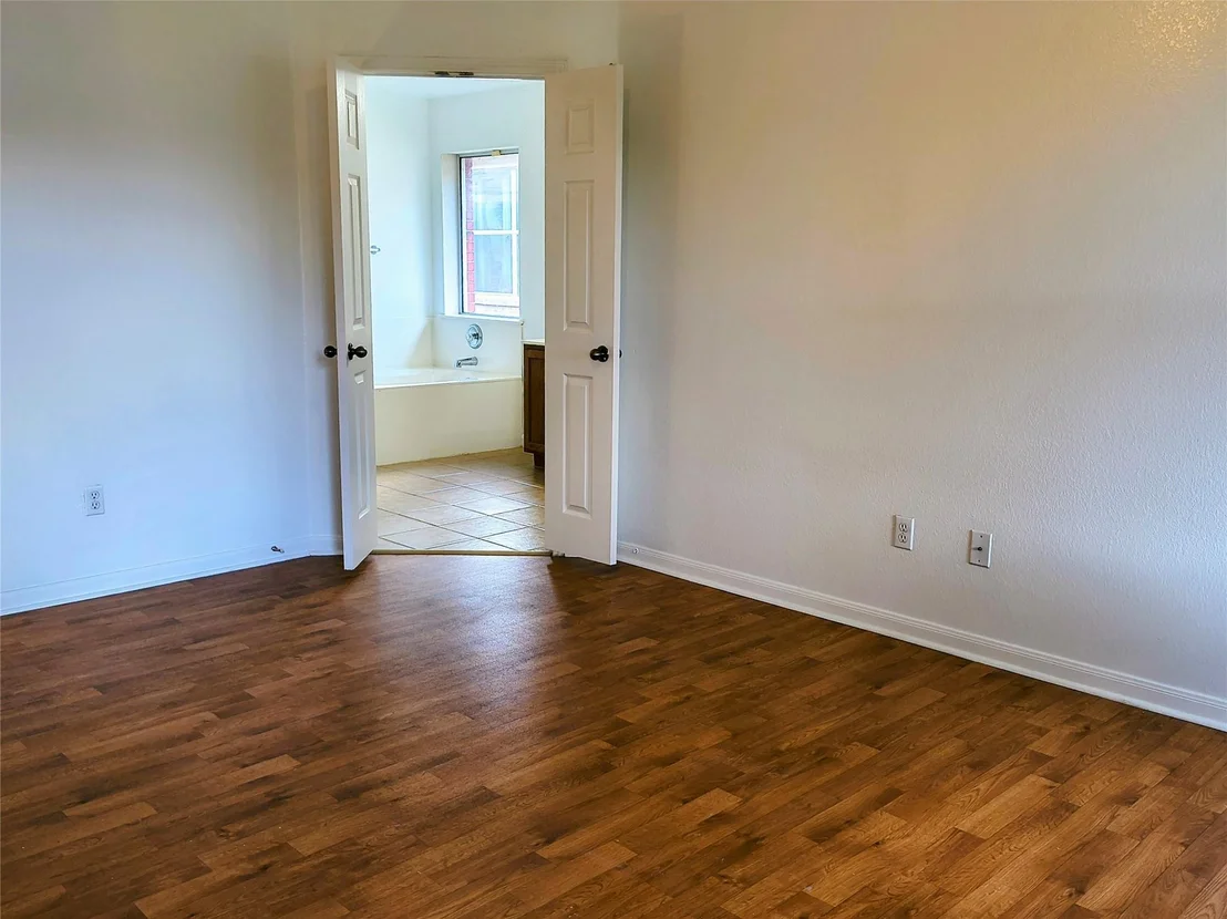 Photo of 9213 Pioneer Forest DR
