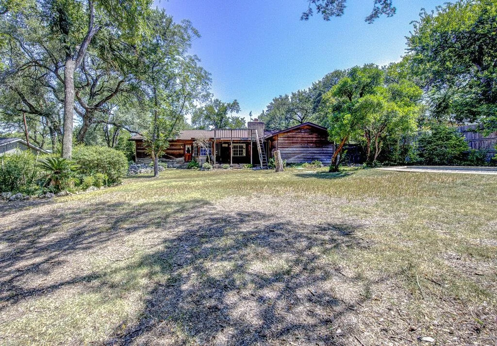 Photo of 8205 Cliffview DR