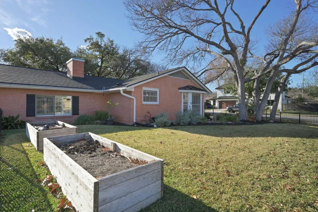 Photo of 5807 Fairlane DR