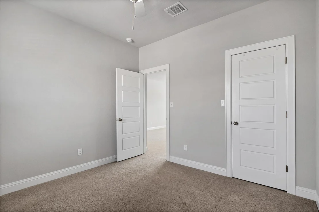Photo of 2404 Burberry LN