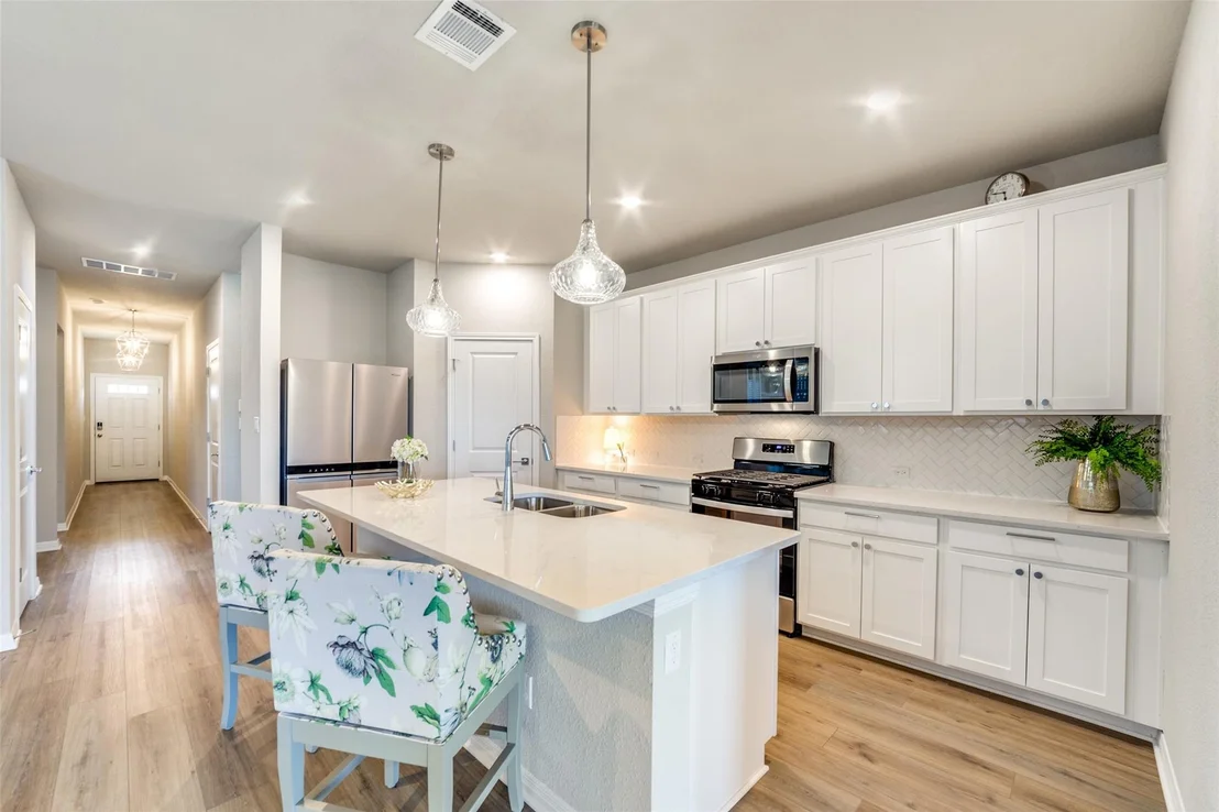 Photo of 920 View DR