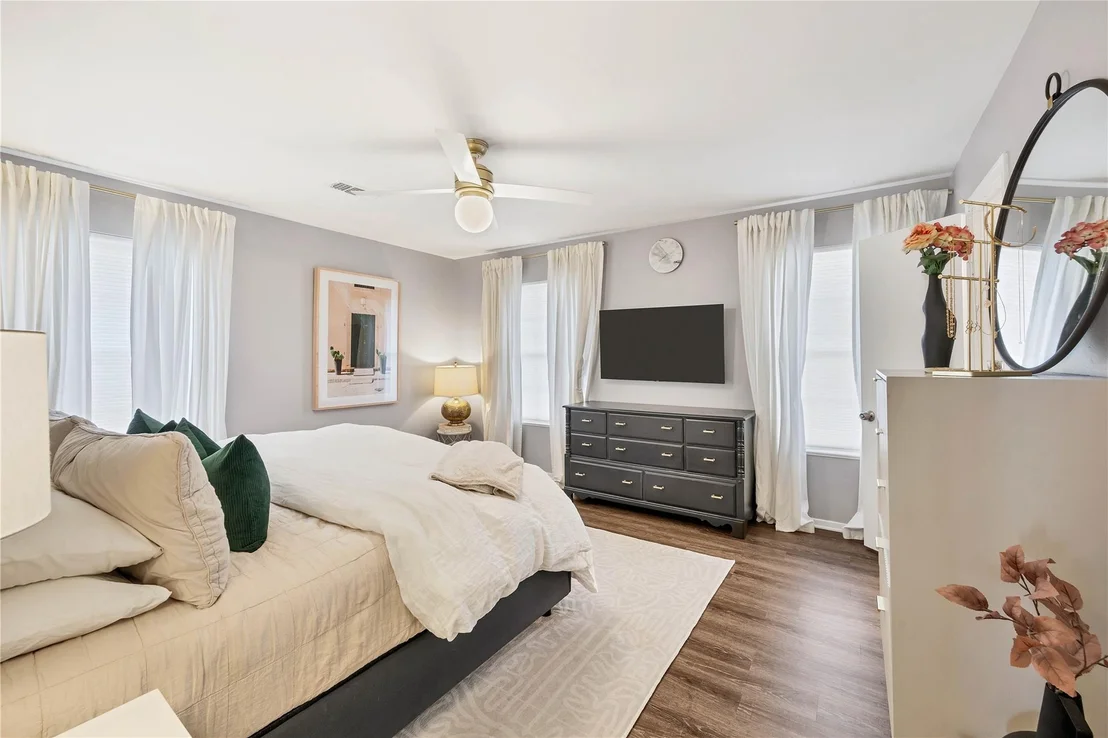 Photo of 906 Rocky Spring RD