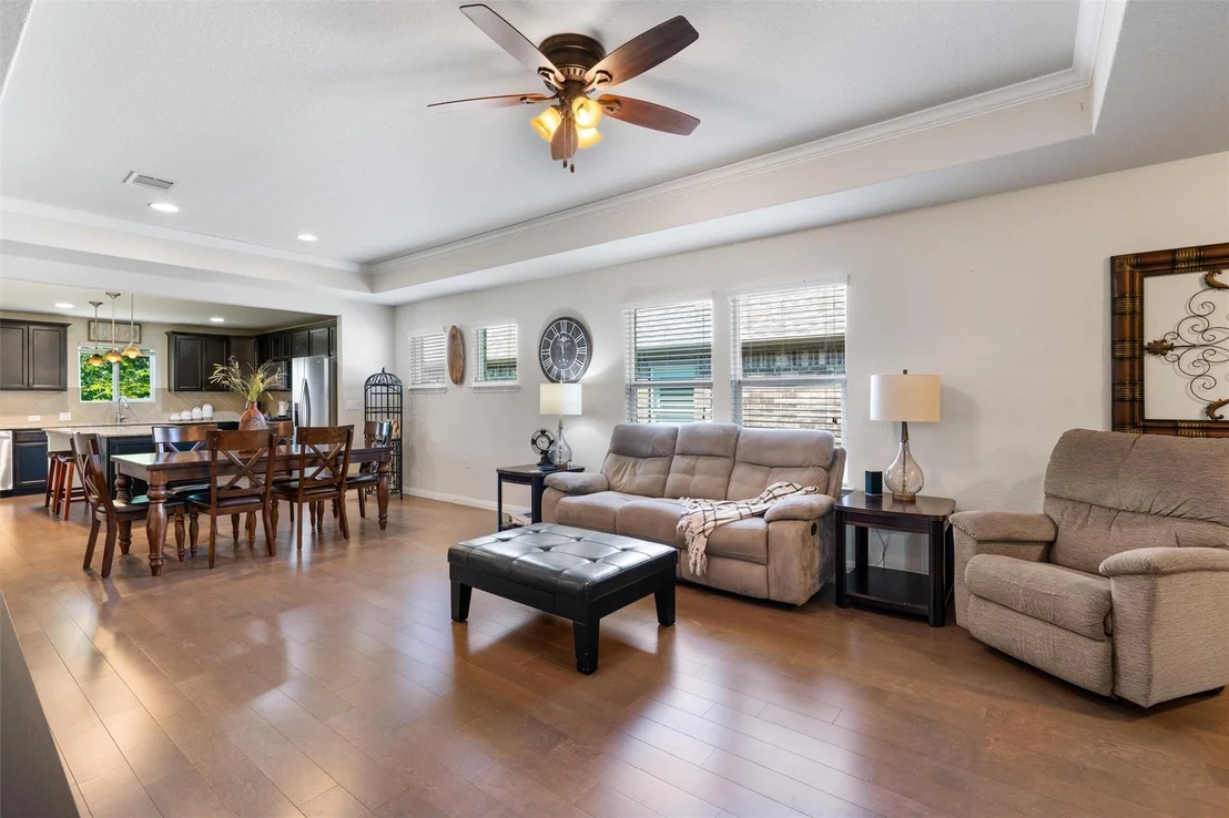 Photo of 110 Hobby ST