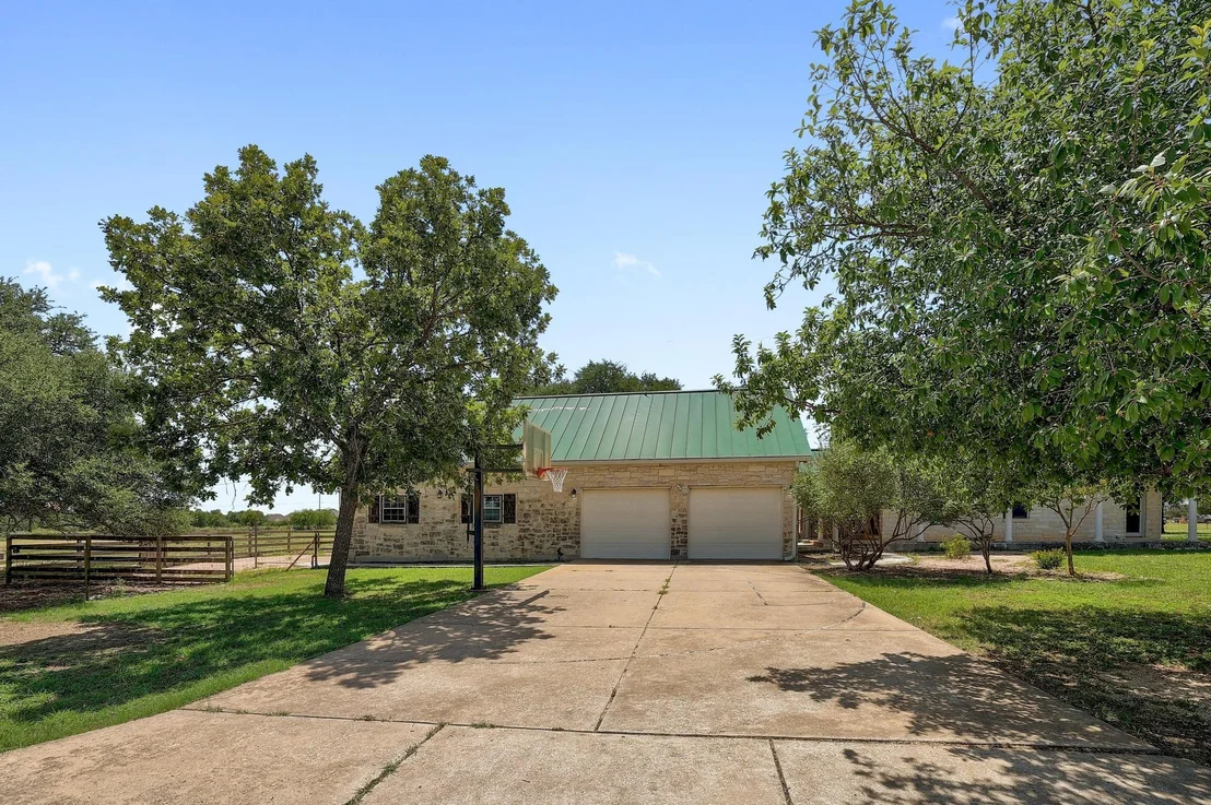 Photo of 3900 Shell RD