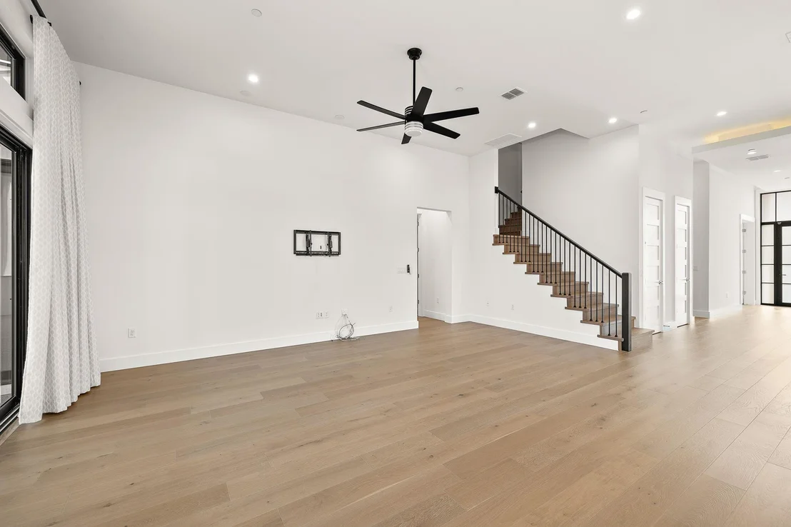 Photo of 5900 Moondust LN