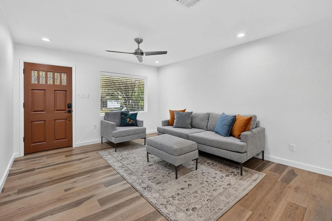 Photo of 204 Chippendale Ave