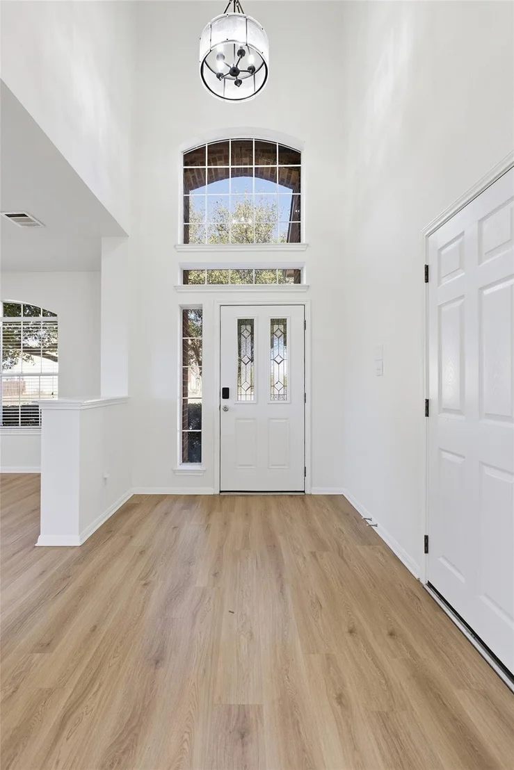 Photo of 1502 Summercrest BLVD