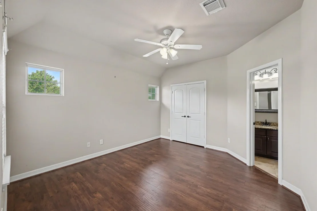 Photo of 19089 Grandview PT