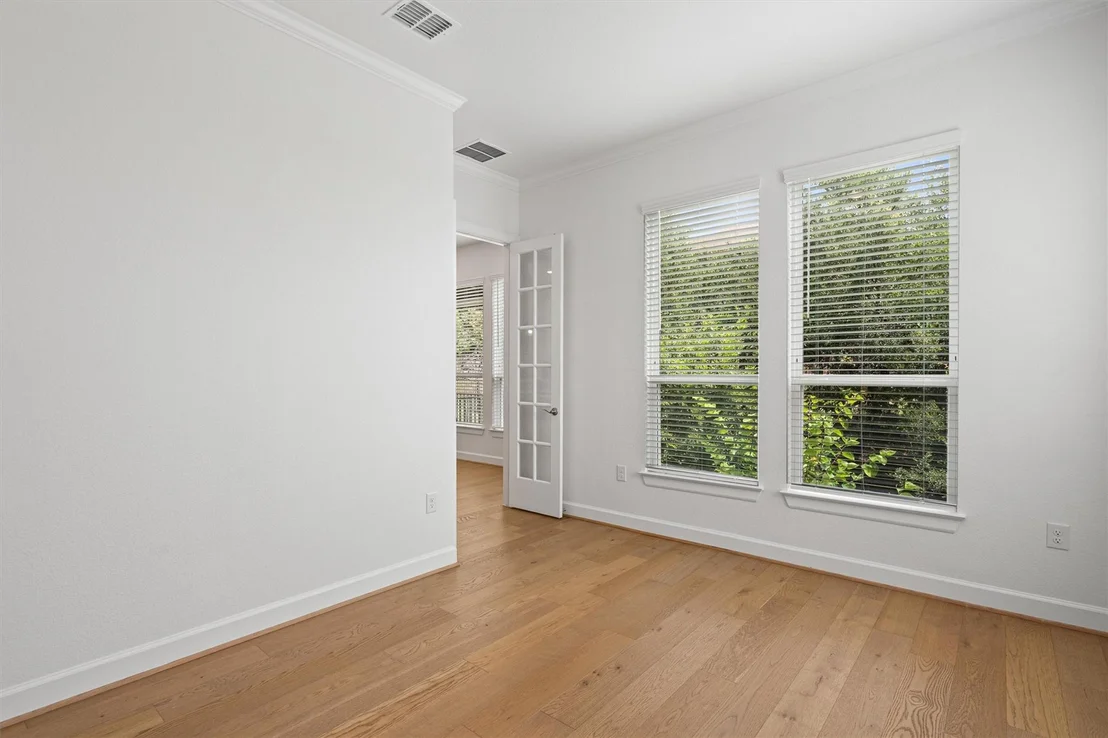 Photo of 15098 Dorothy DR