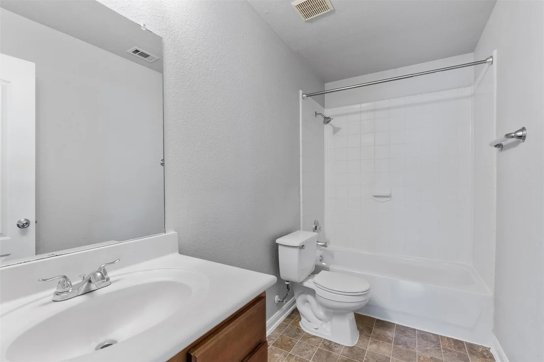Photo of 198 Covent DR