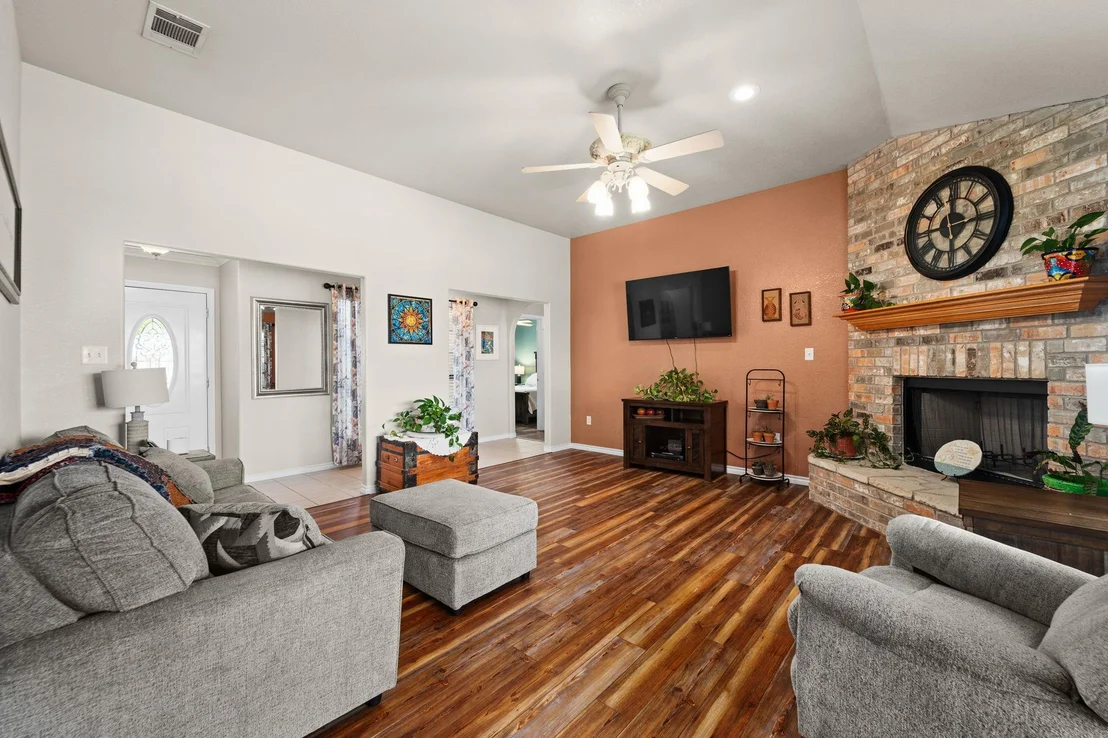 Photo of 1903 Yellowstone DR