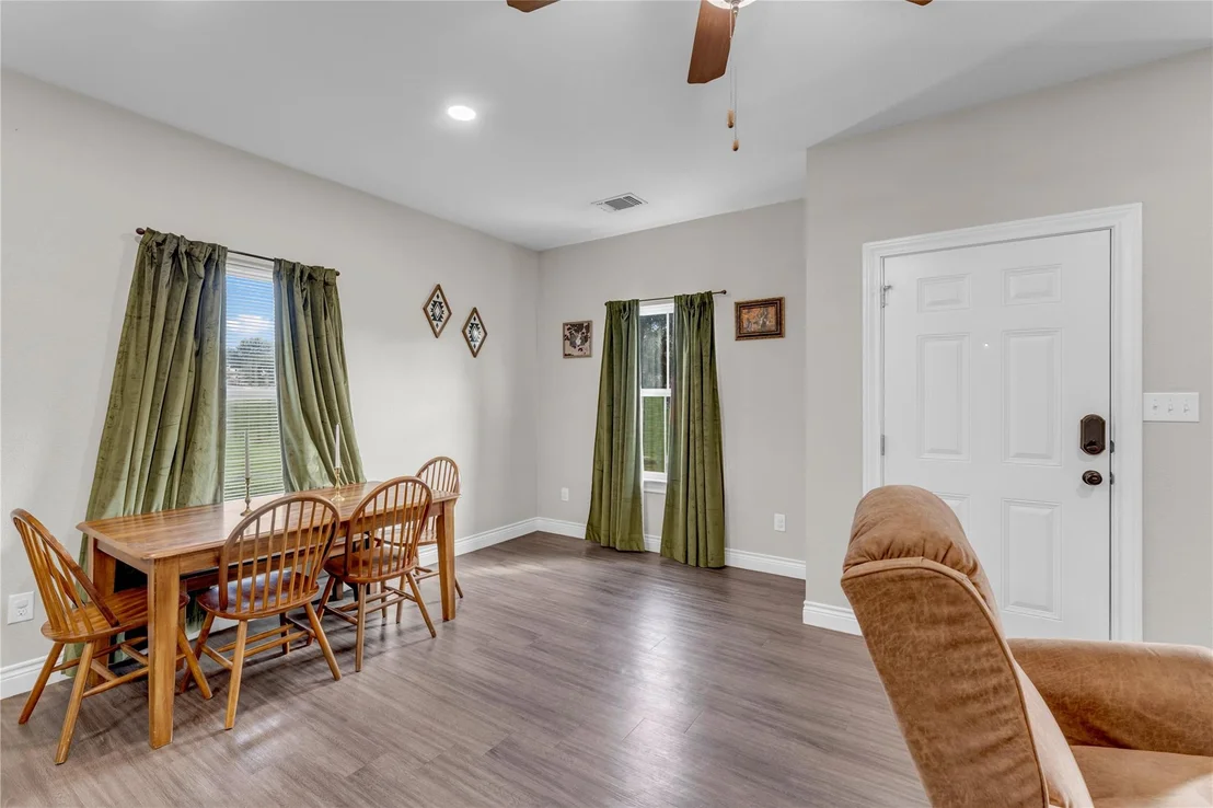 Photo of 102 Fox CIR