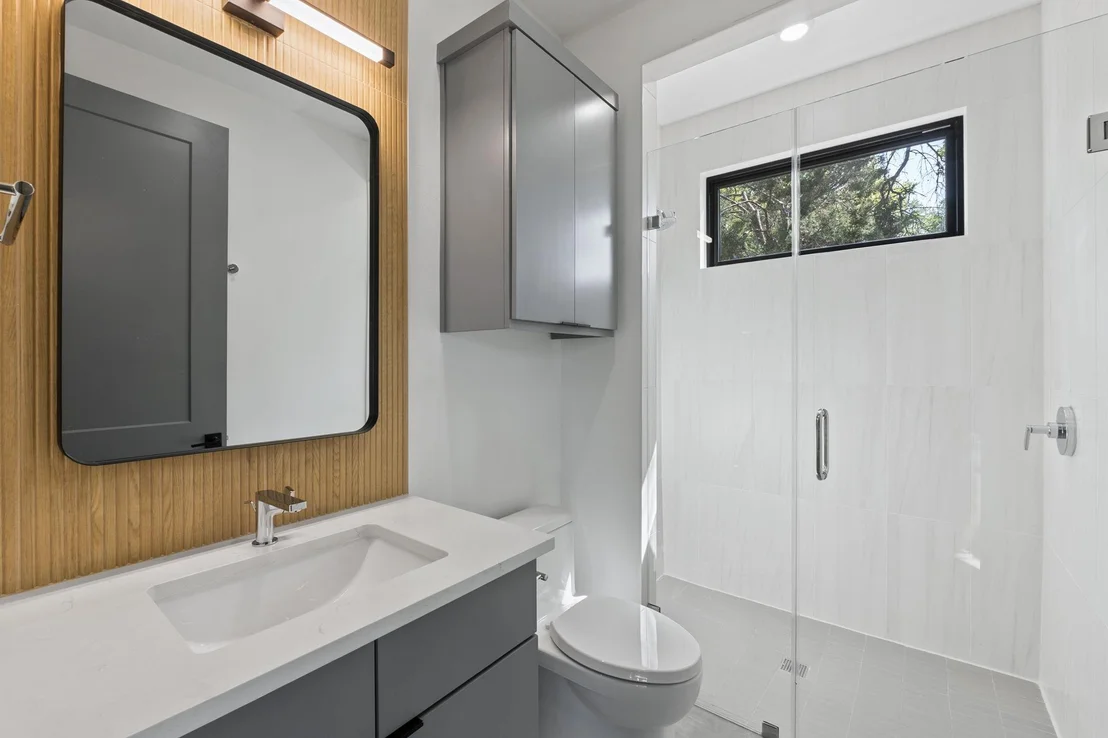 Photo of 5908 Lakeside TRL