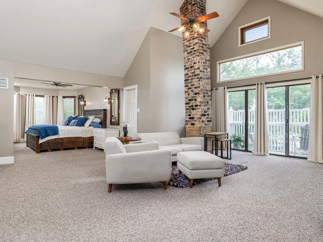 Photo of 1220 W Lake DR