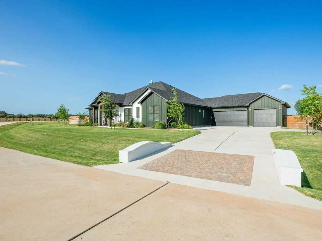Photo of 131 Hydrangea DR