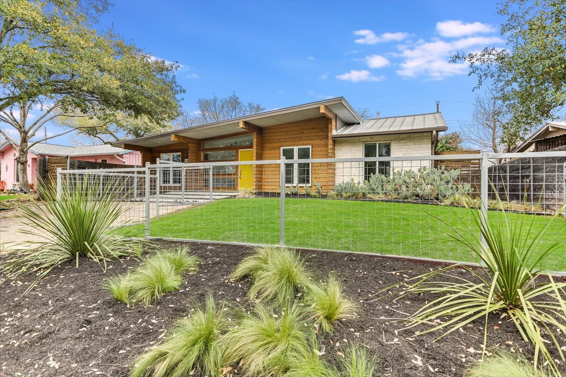 Photo of 1708 Fair Oaks DR