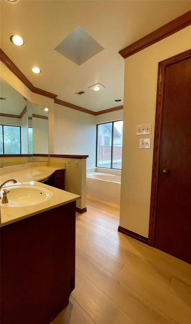 Photo of 4324 Far West BLVD