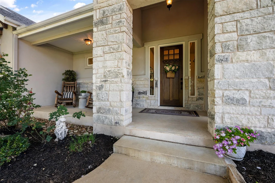 Photo of 220 Highland Oaks