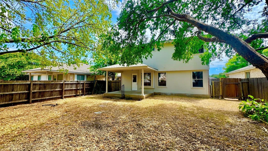 Photo of 1402 Molson Lake DR