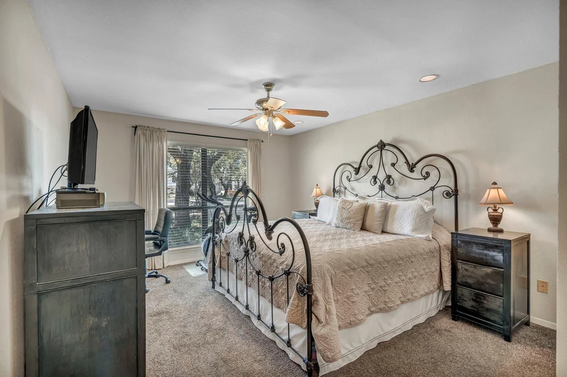 Photo of Unit 7 at 307 Crestview