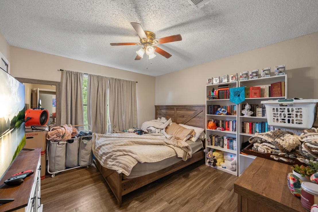 Photo of 128 Hillside DR