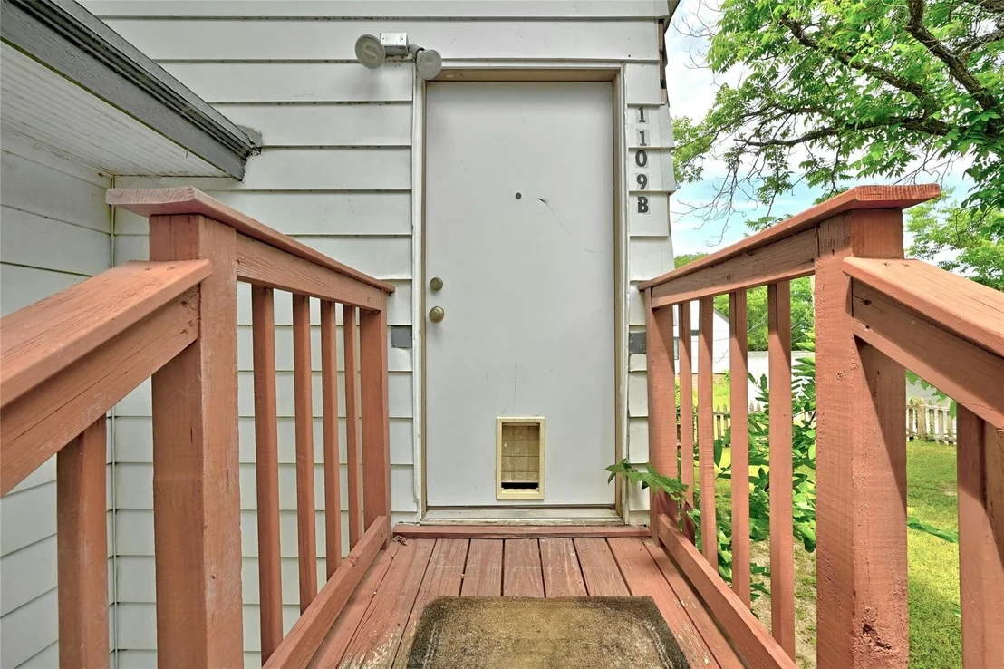 Photo of 1109 Travis Height BLVD