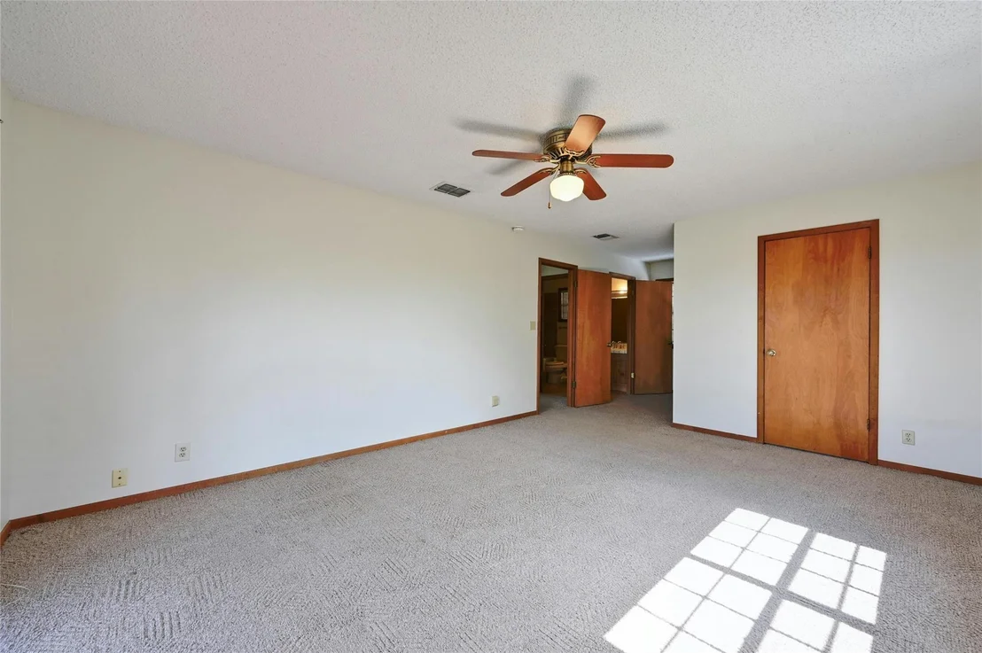 Photo of 115 Cedar Springs DR