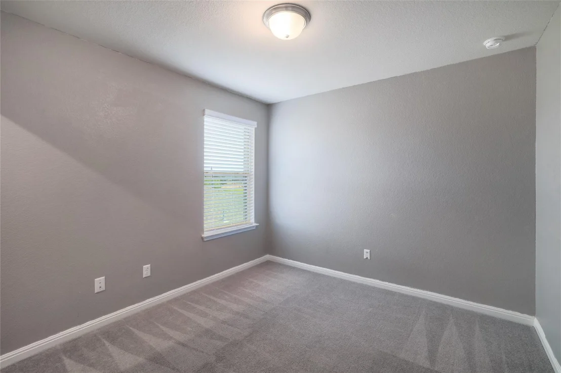 Photo of 1032 Myrna BND
