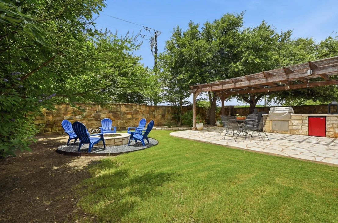 Photo of 114 Drury LN