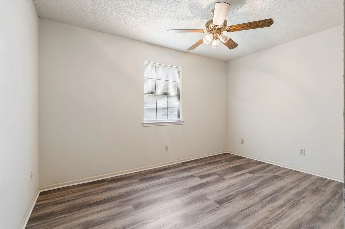 Photo of 708 Hunter DR