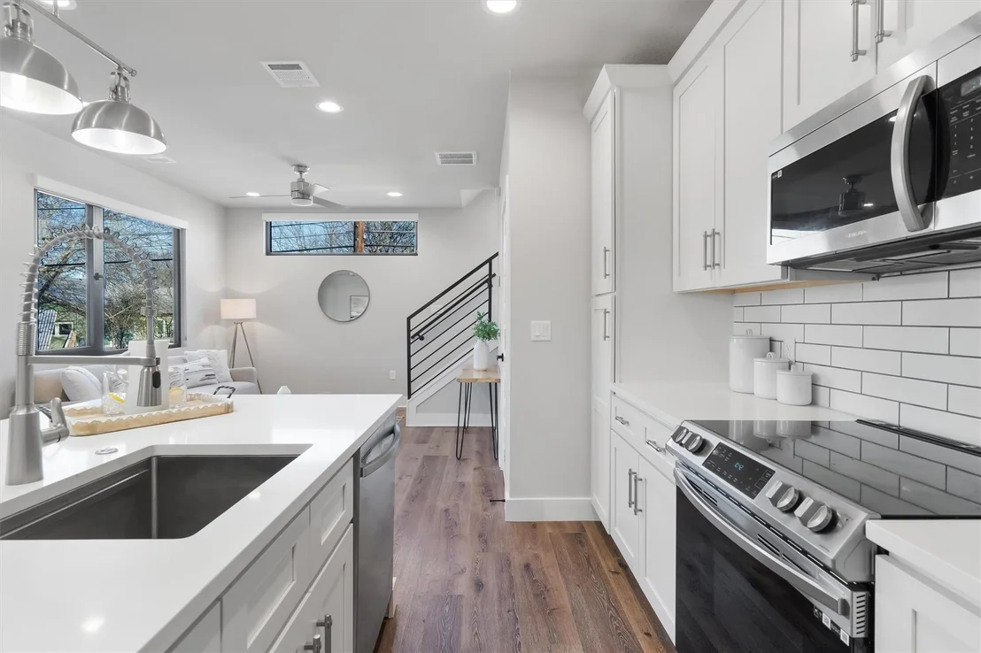 Photo of Unit 2 at 5403 Duval ST