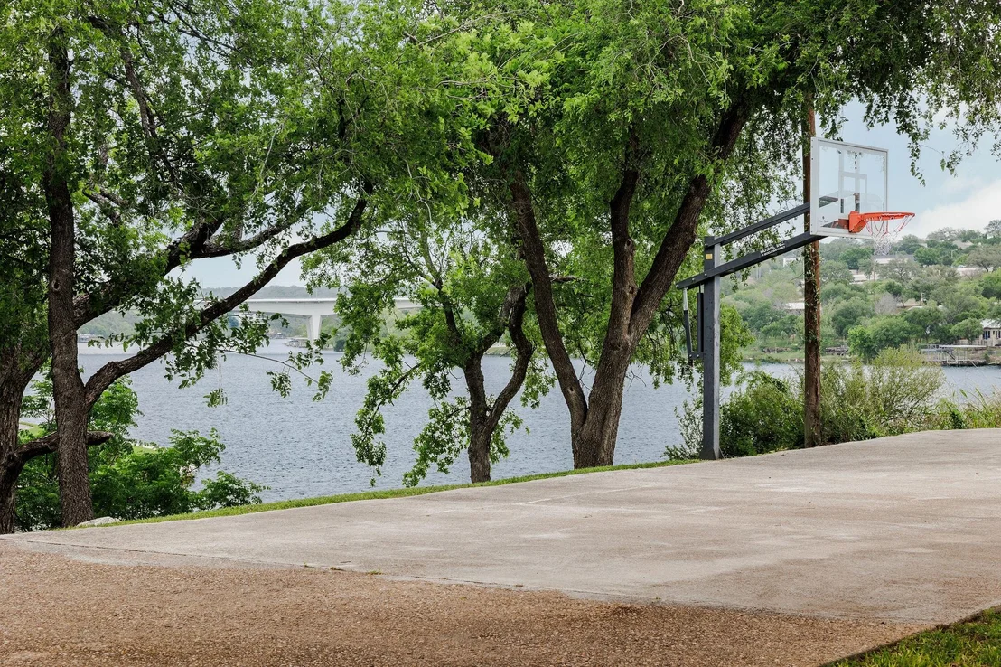 Photo of 500 Lakeshore DR