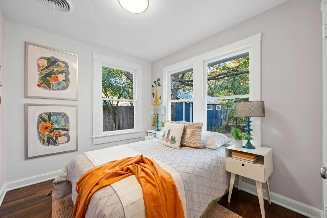 Photo of 3505 West Ave
