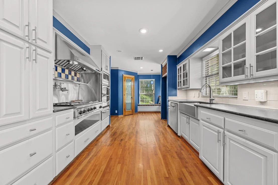 Photo of 401 Crestview DR